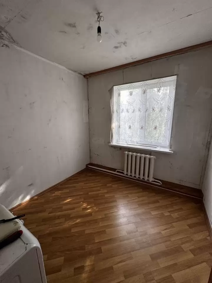4387885-8