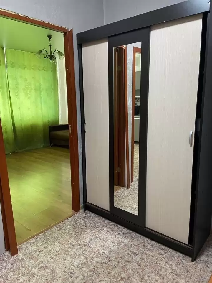 4393748-9