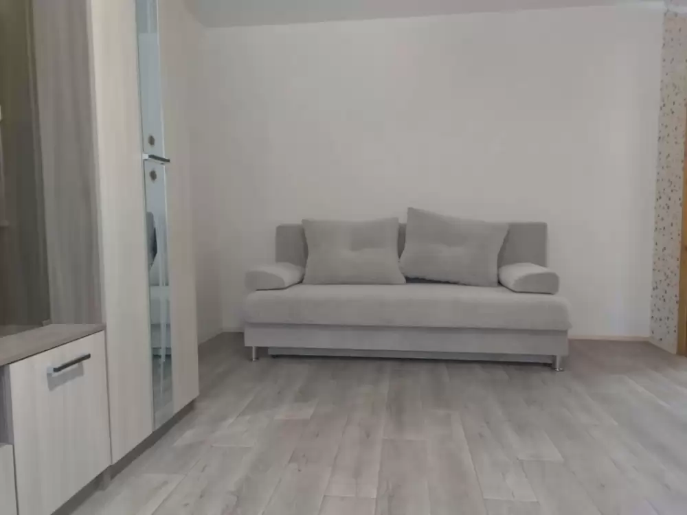 4398227-4