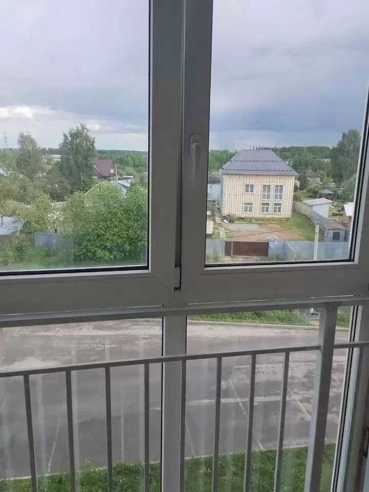 б
