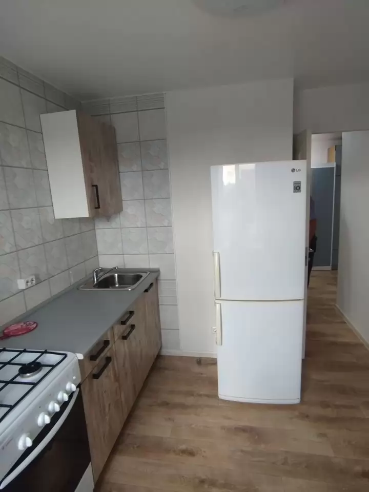 4425539-8