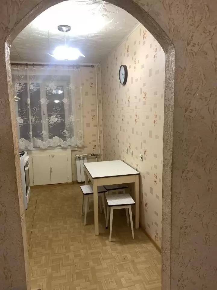 4432600-5