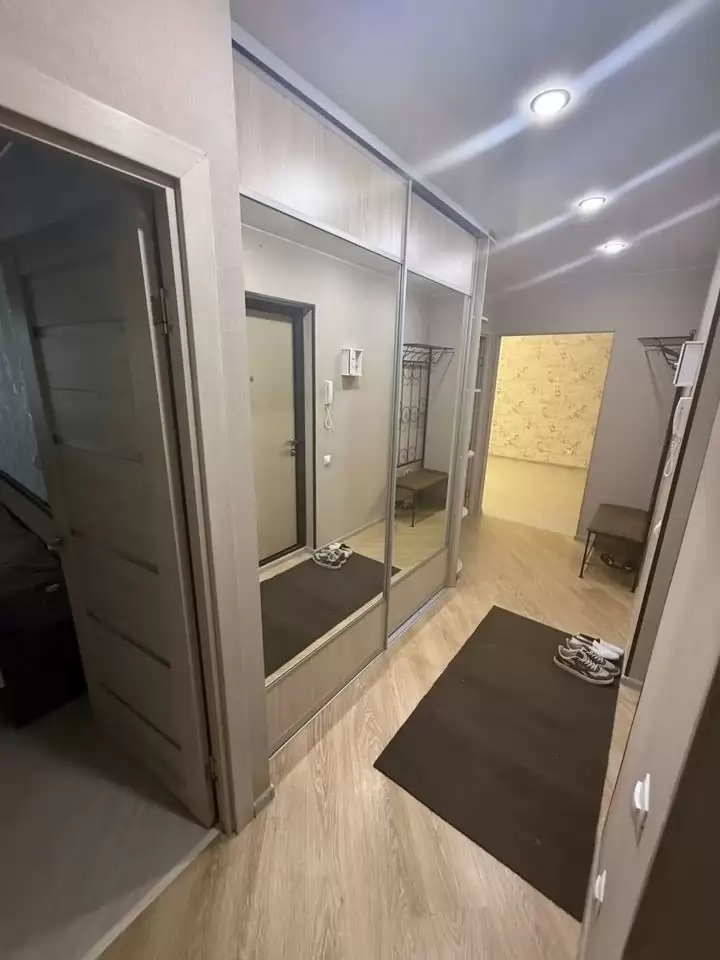 4447037-6