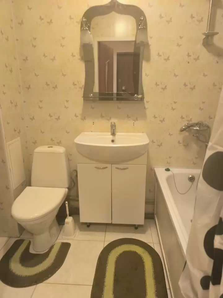 4451878-4