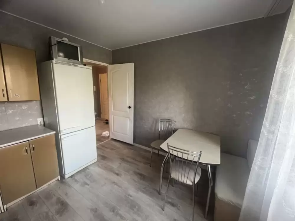 4492100-8