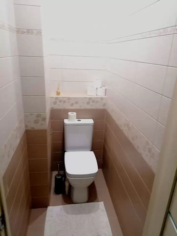 4498772-9