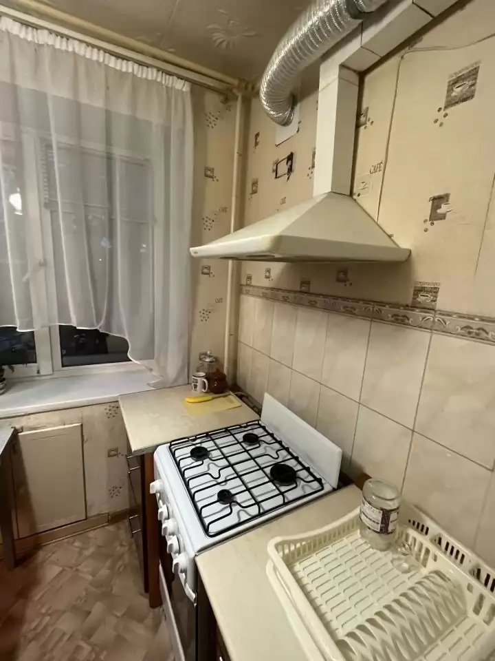 4512883-16