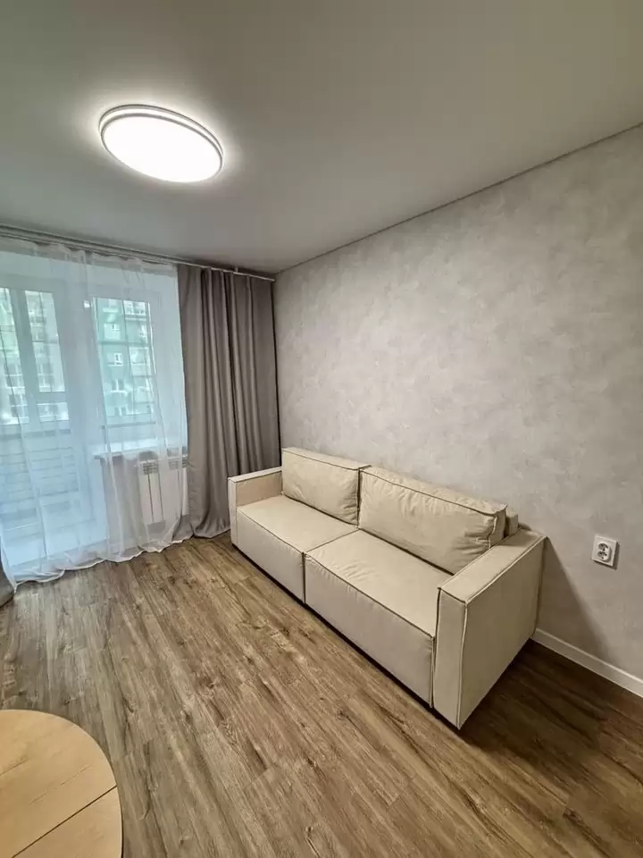 4528826-3