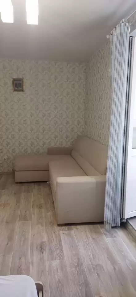 4528857-3