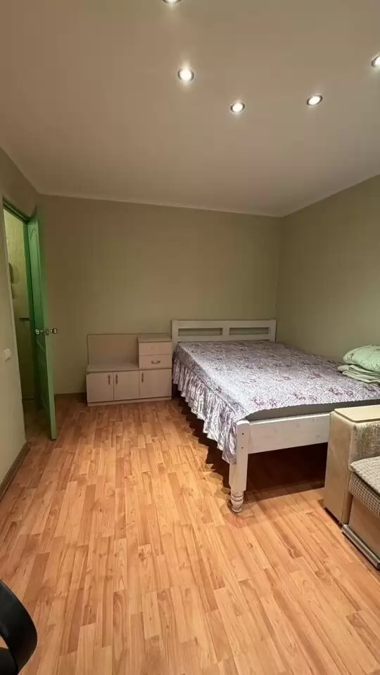 4552574-4