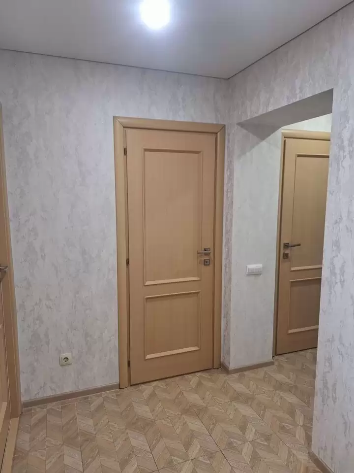 4558696-12