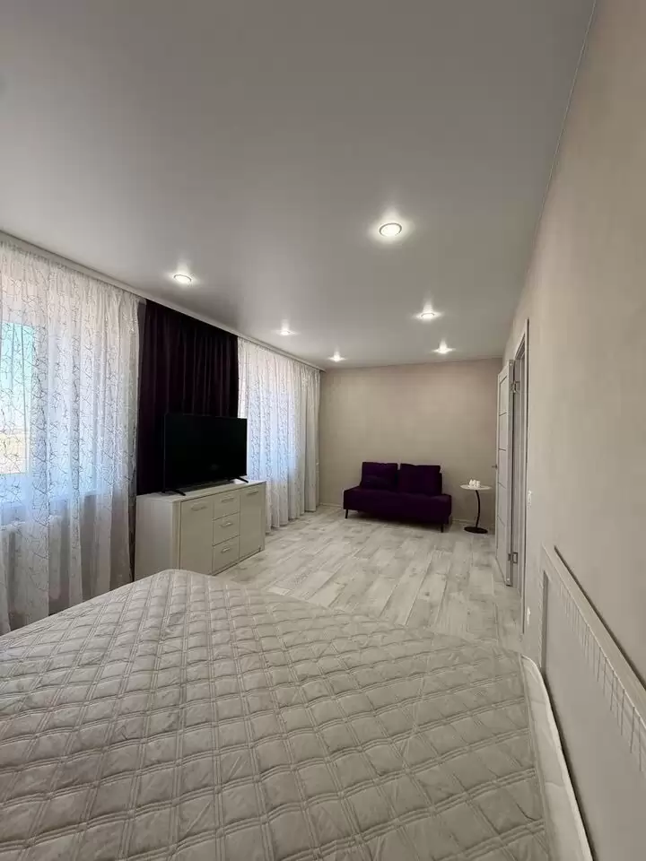 4579890-7