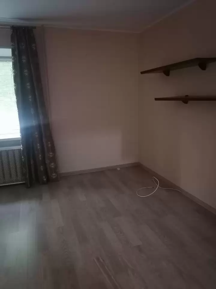 4579937-5