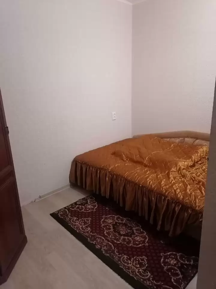 4579937-6