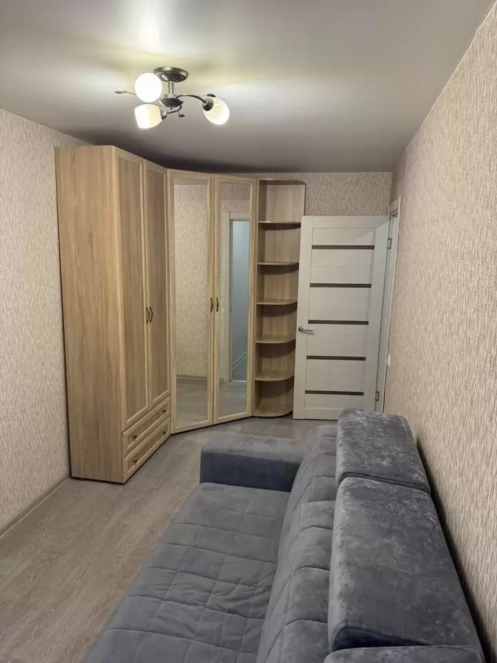 4579973-6