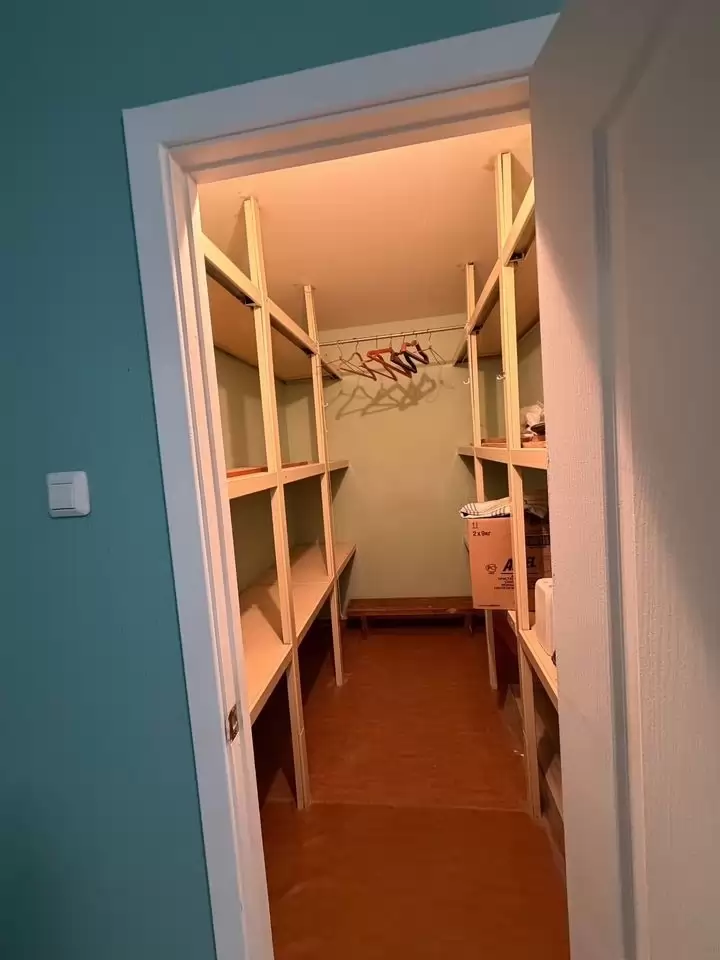 4595182-6