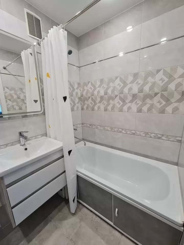 4611695-8