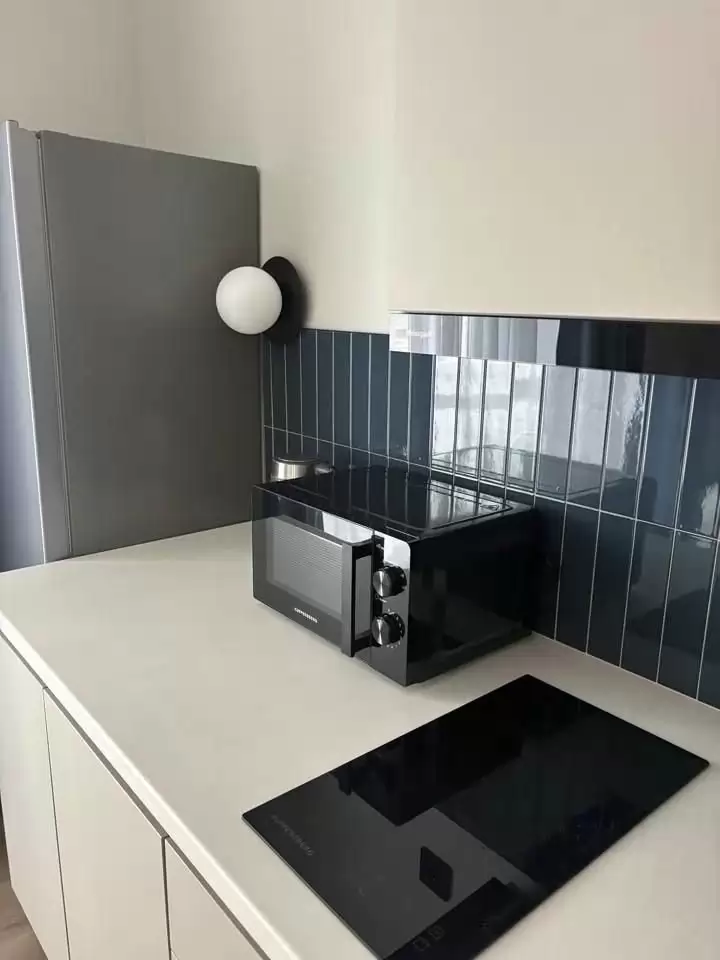4611894-3