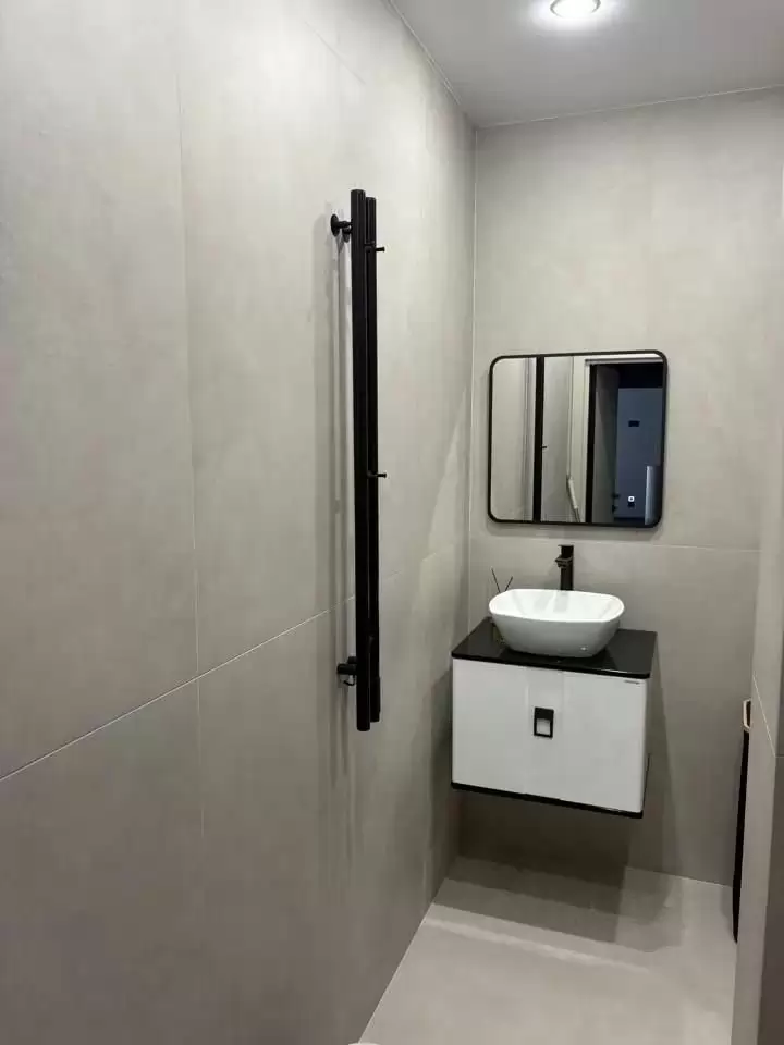 4611894-10