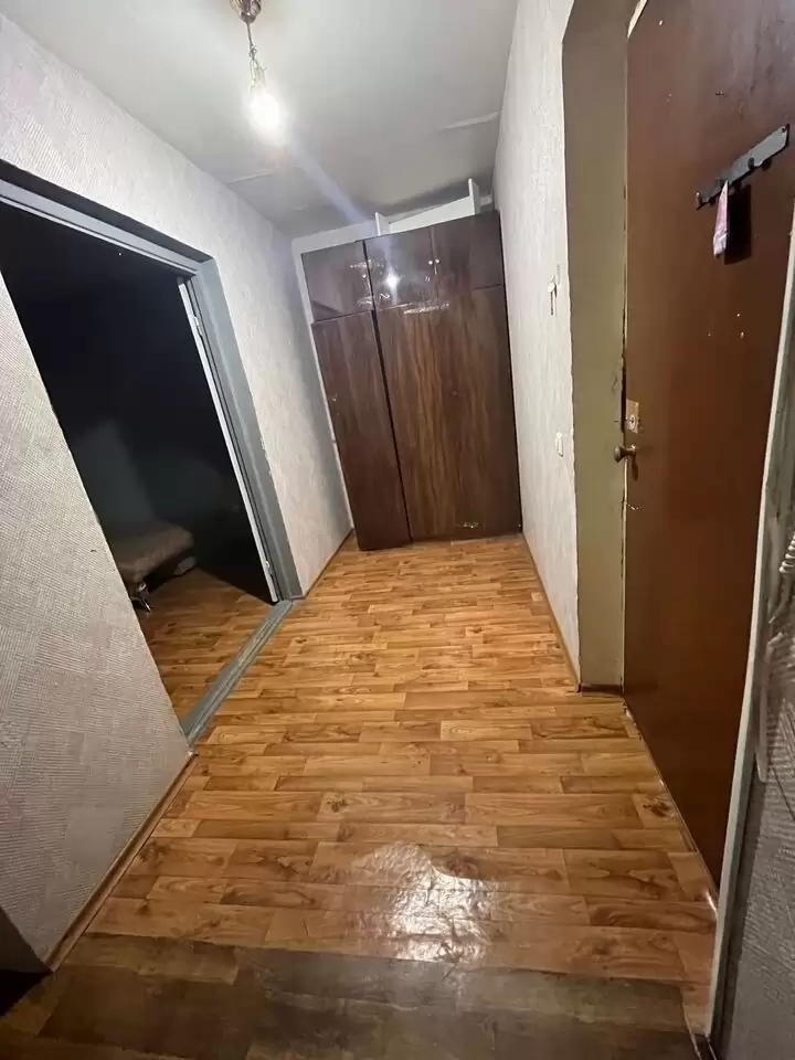 4613811-4