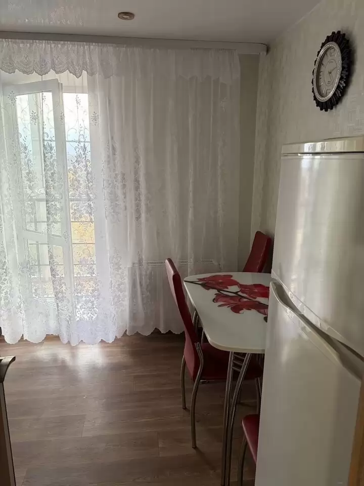 4613858-4
