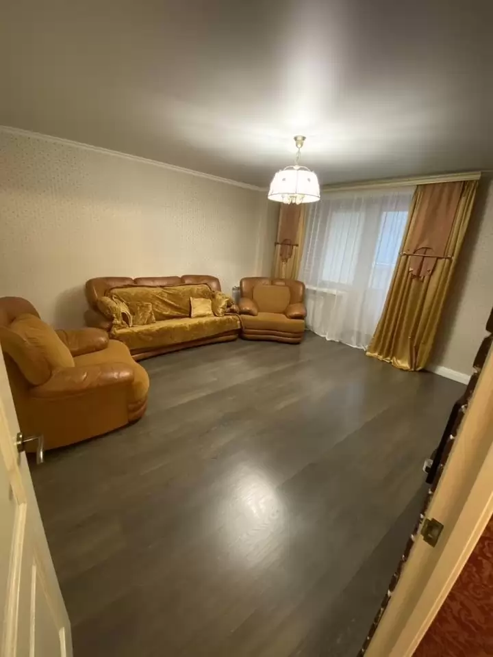 4646860-8